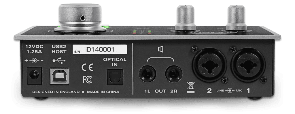 The connectivity is simplistic, but an optical input allows for 8 more preamps to be connected.